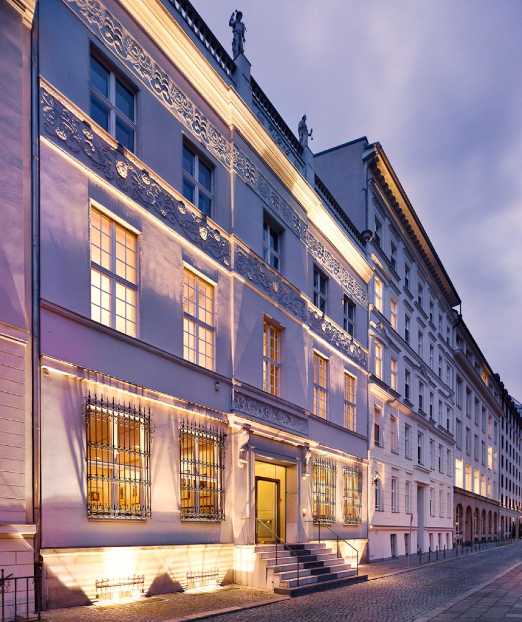 Art'otel Berlin Mitte-Zgrada hotela.jpg