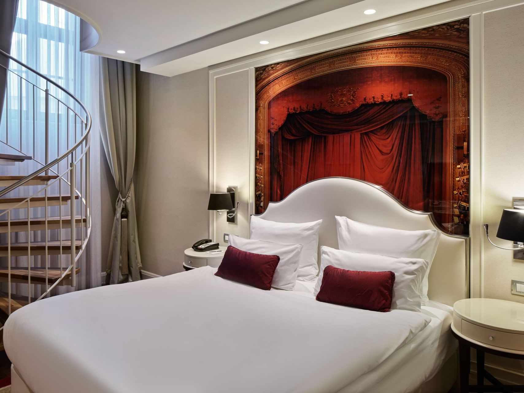 Titanic Gendarmenmarkt Berlin-Junior Duplex suite.jpg