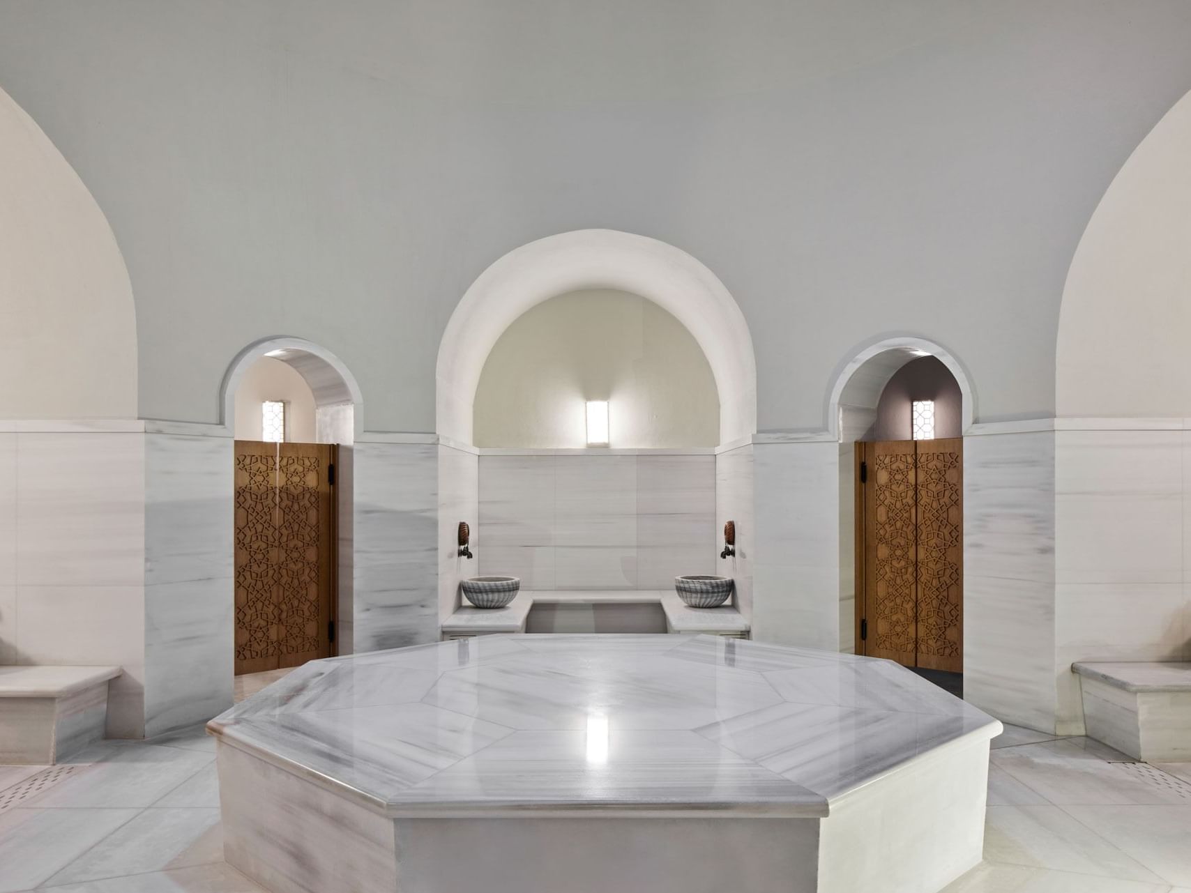 Titanic Gendarmenmarkt Berlin-Tursko kupatilo.jpg