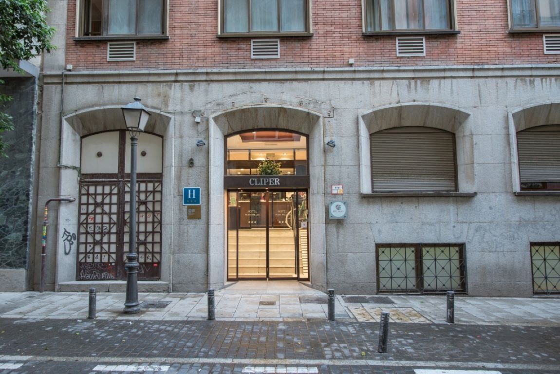 Petit Palace Cliper Gran Via-Zgrada hotela.jpg