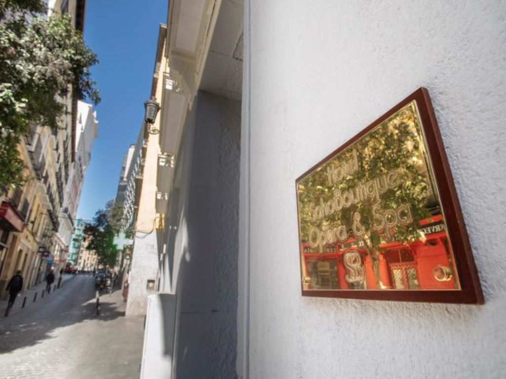 Soho Boutique Opera Hotel-Ulaz u hotel.jpg