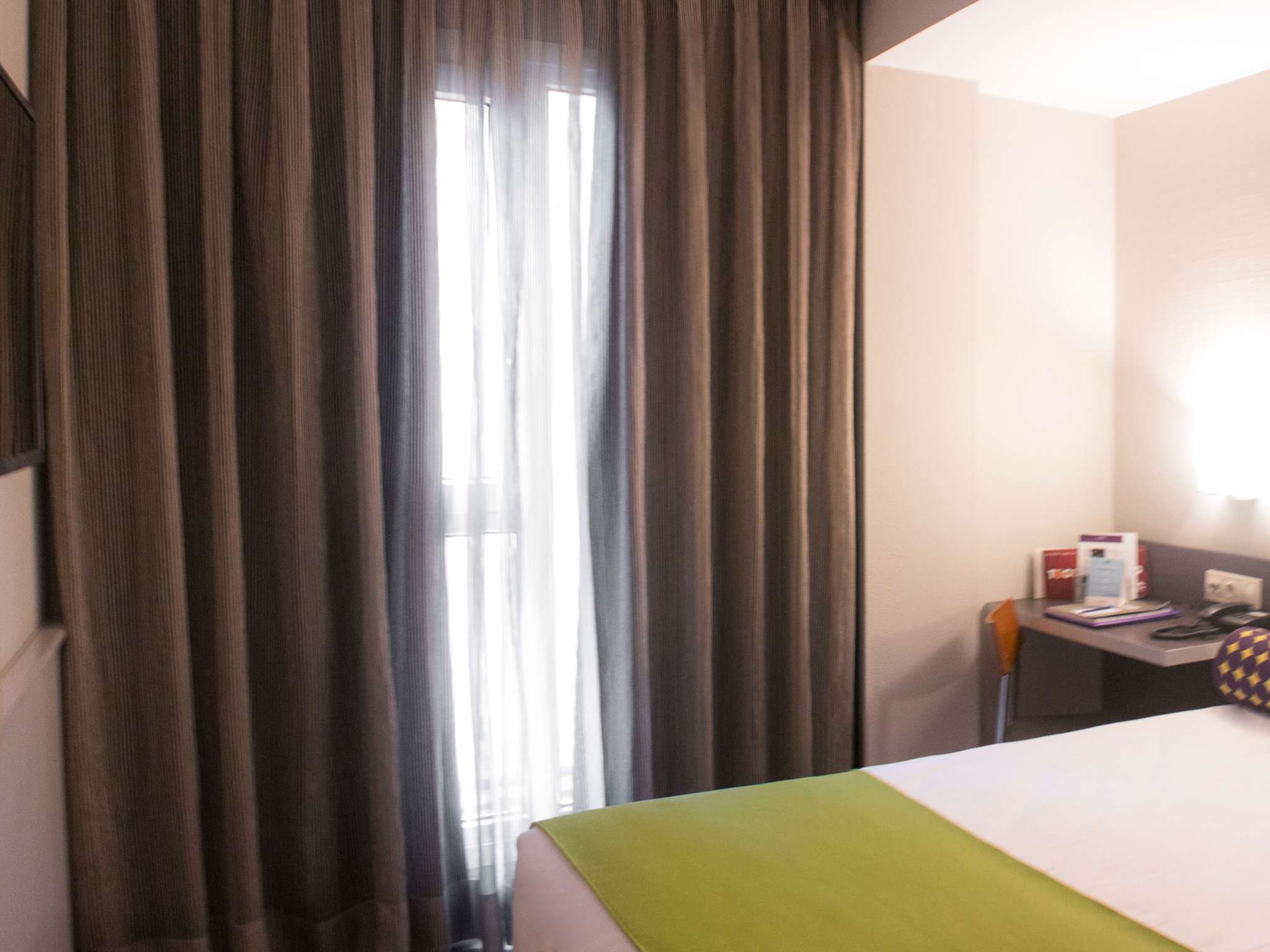 Hotel Mercure Madrid Centro-Jednokrevetna soba.jpg