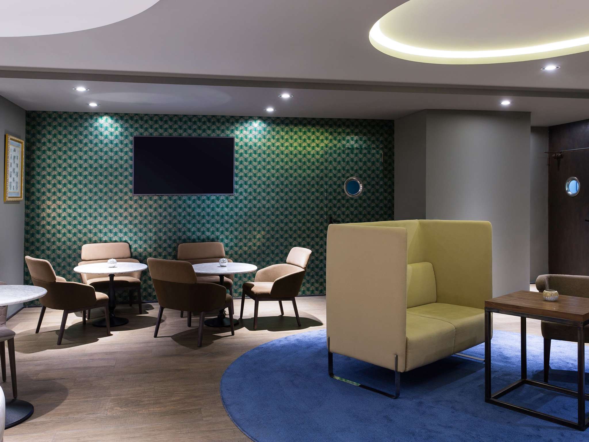 Mercure Madrid Centro Hotel-Bar.jpg