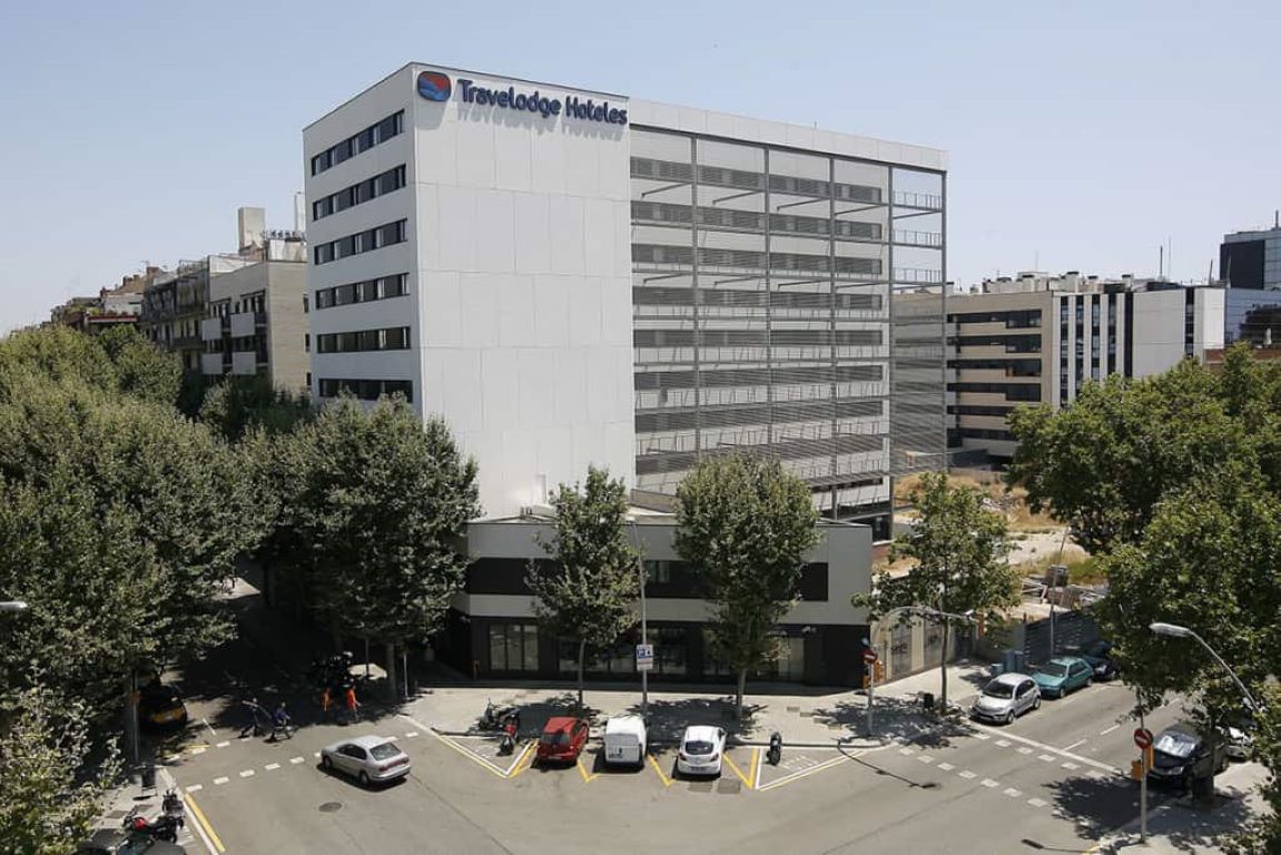 Travelodge Barcelona Poblenou-Hotel spolja.jpg