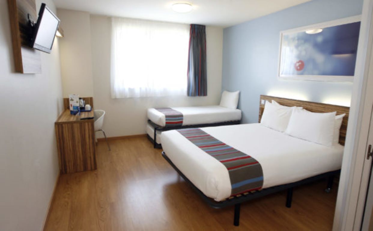 Travelodge Barcelona Poblenou-Porodicna soba.jpg
