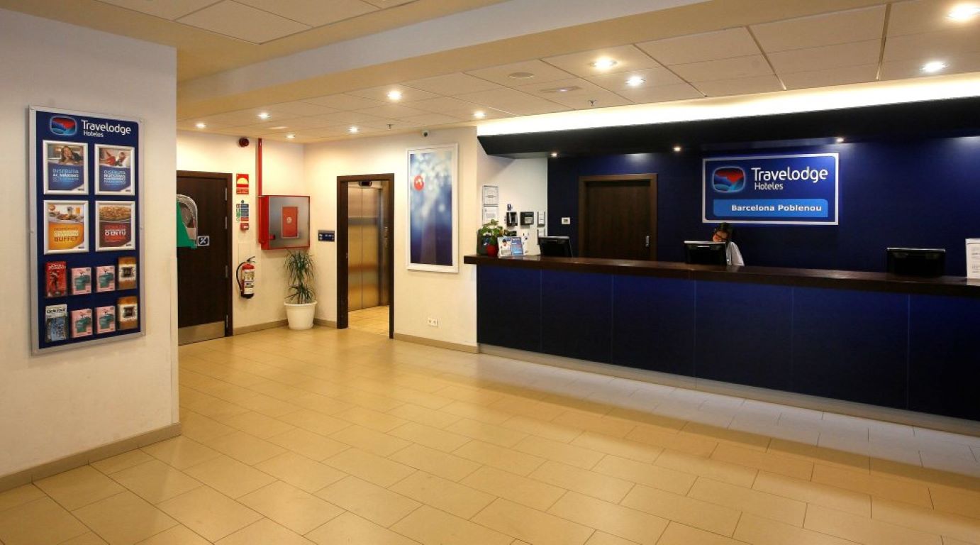 Travelodge Barcelona Poblenou-Recepcija.jpg