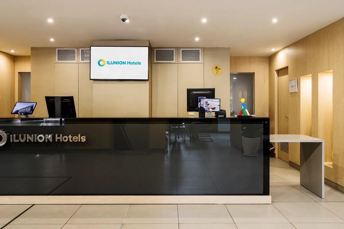 Hotel Ilunion Auditori-Recepcija.jpg