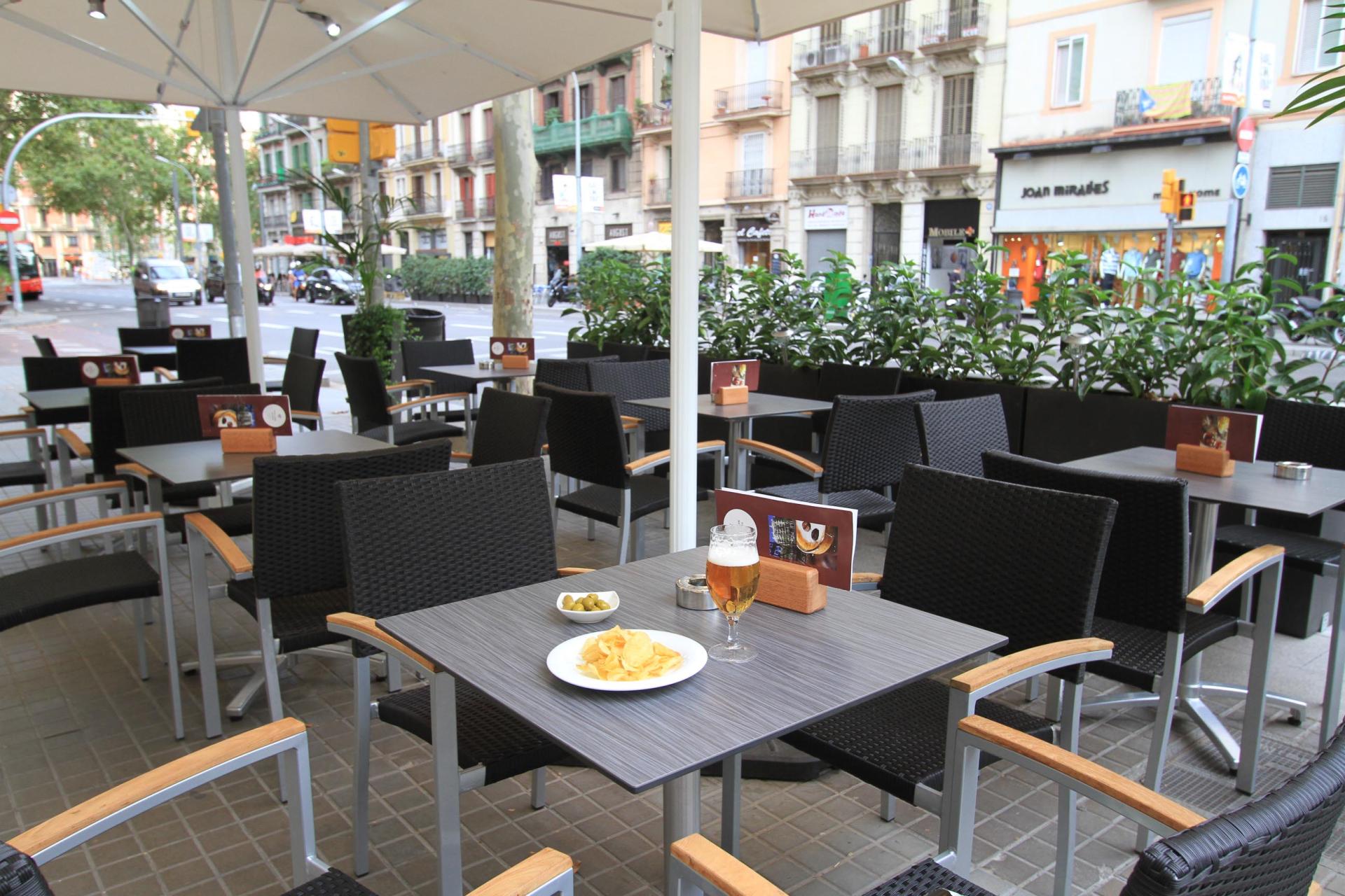 Hotel Garbi Millenni-Bar.jpg