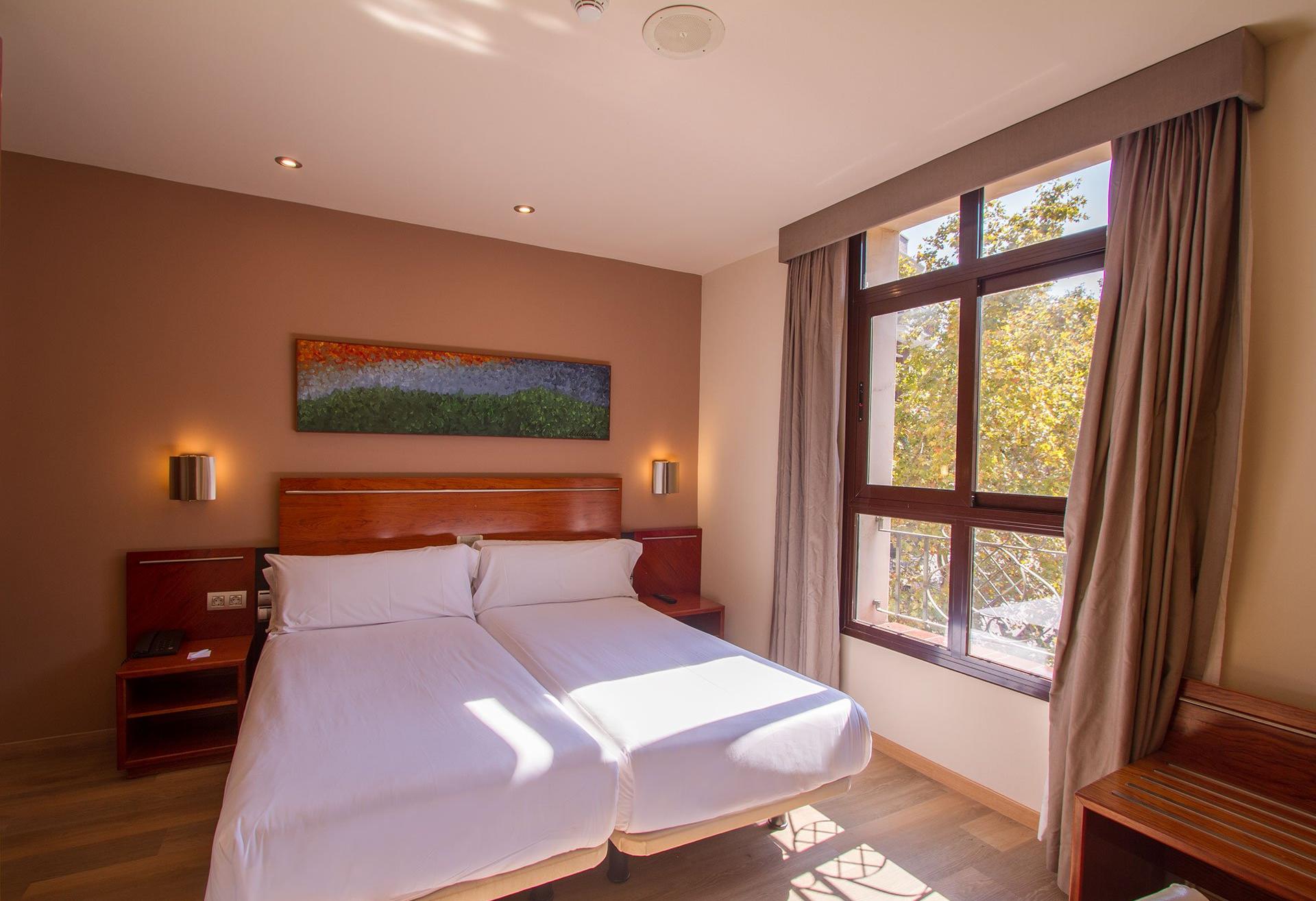 Hotel Garbi Millenni-Standardna soba.jpg