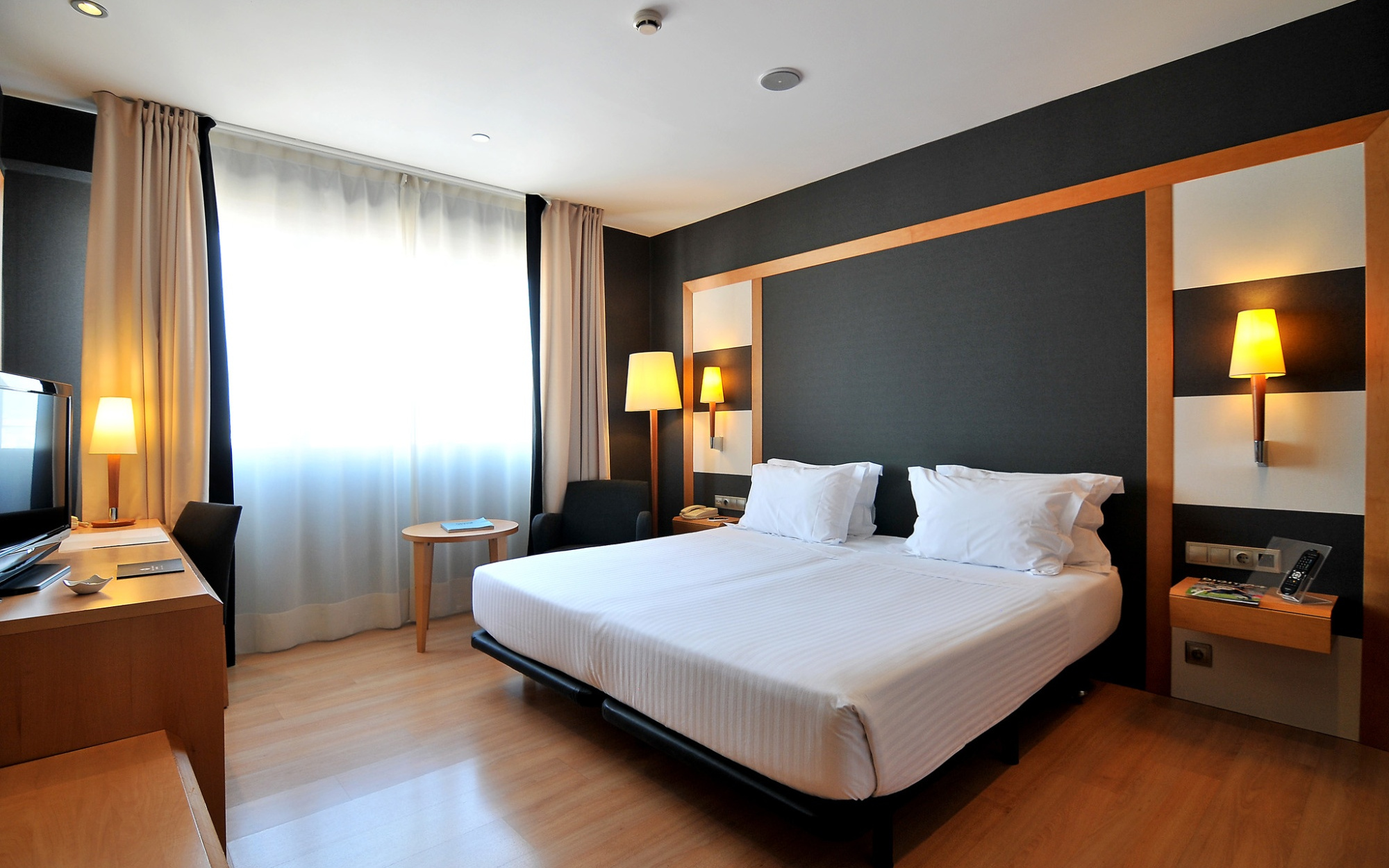 Barcelona Universal Hotel-Superior soba.jpg