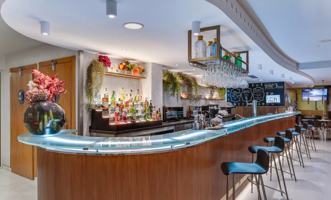 Hotel Sercotel Caspe-Bar.jpeg