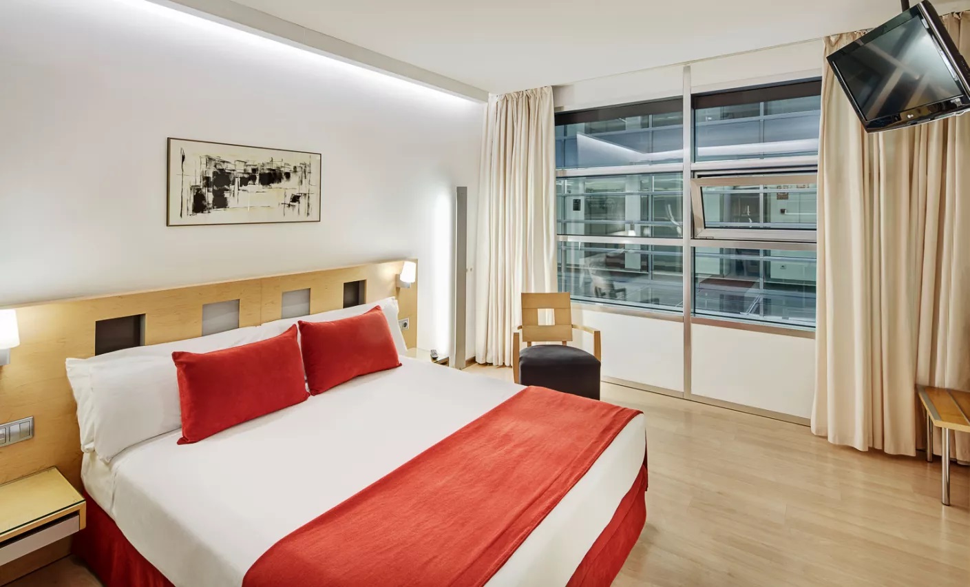 Hotel Sercotel Caspe-Basic soba.jpg