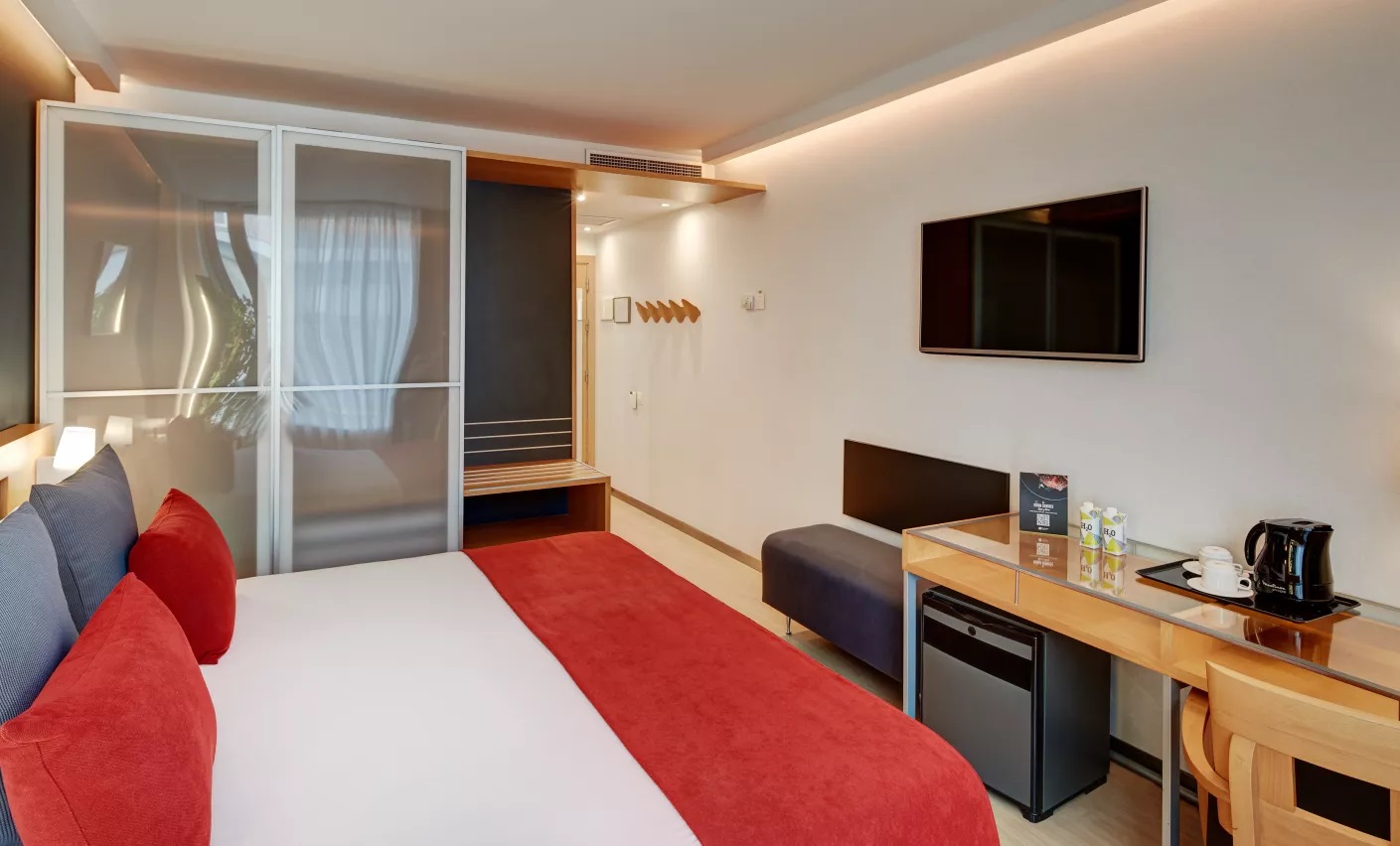 Hotel Sercotel Caspe-Superior soba.jpg