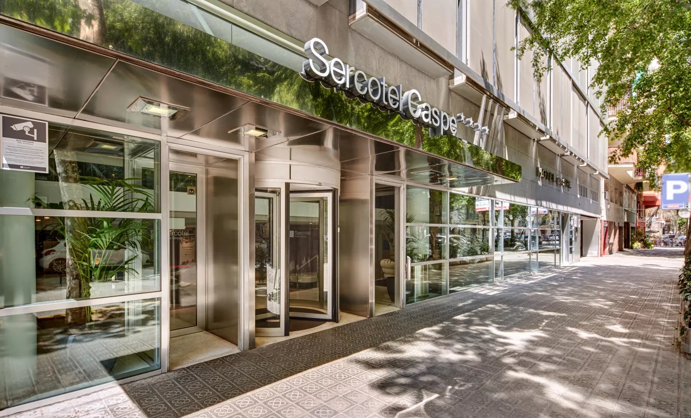Hotel Sercotel Caspe-Zgrada hotela.jpg