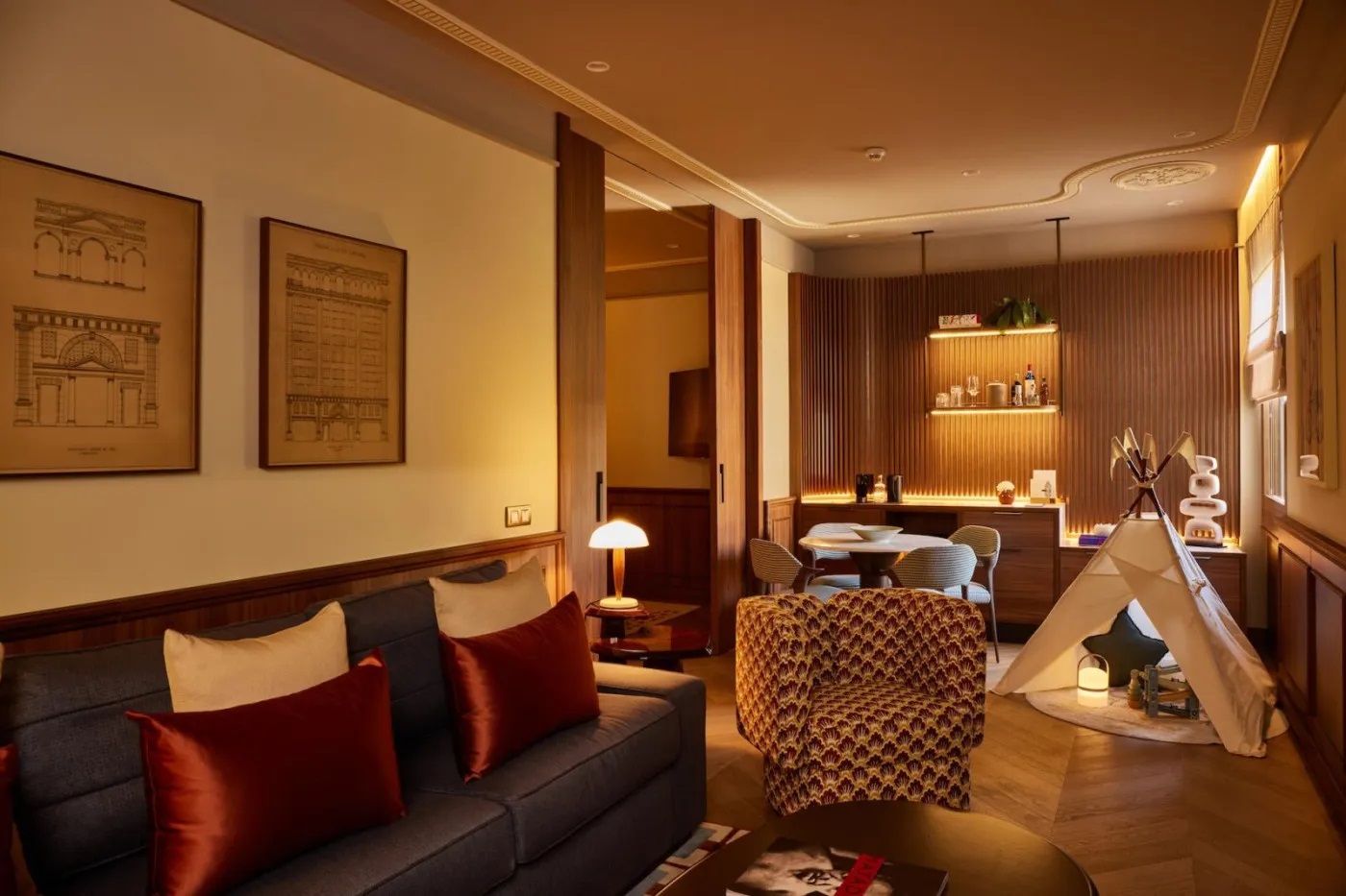 Grand Hotel Central-Master suite.jpg
