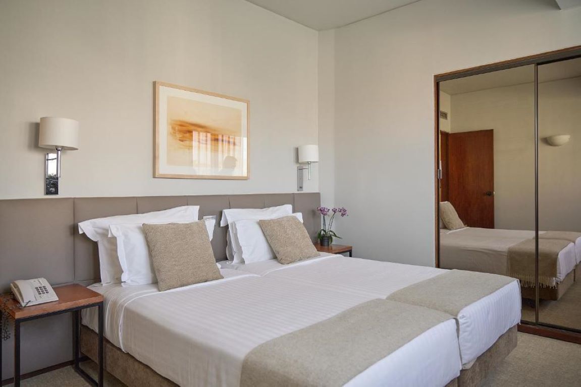 Dom Carlos Park Hotel-Deluxe soba.jpg
