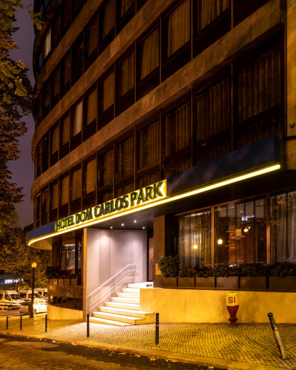 Dom Carlos Park Hotel-Hotel spolja.jpg