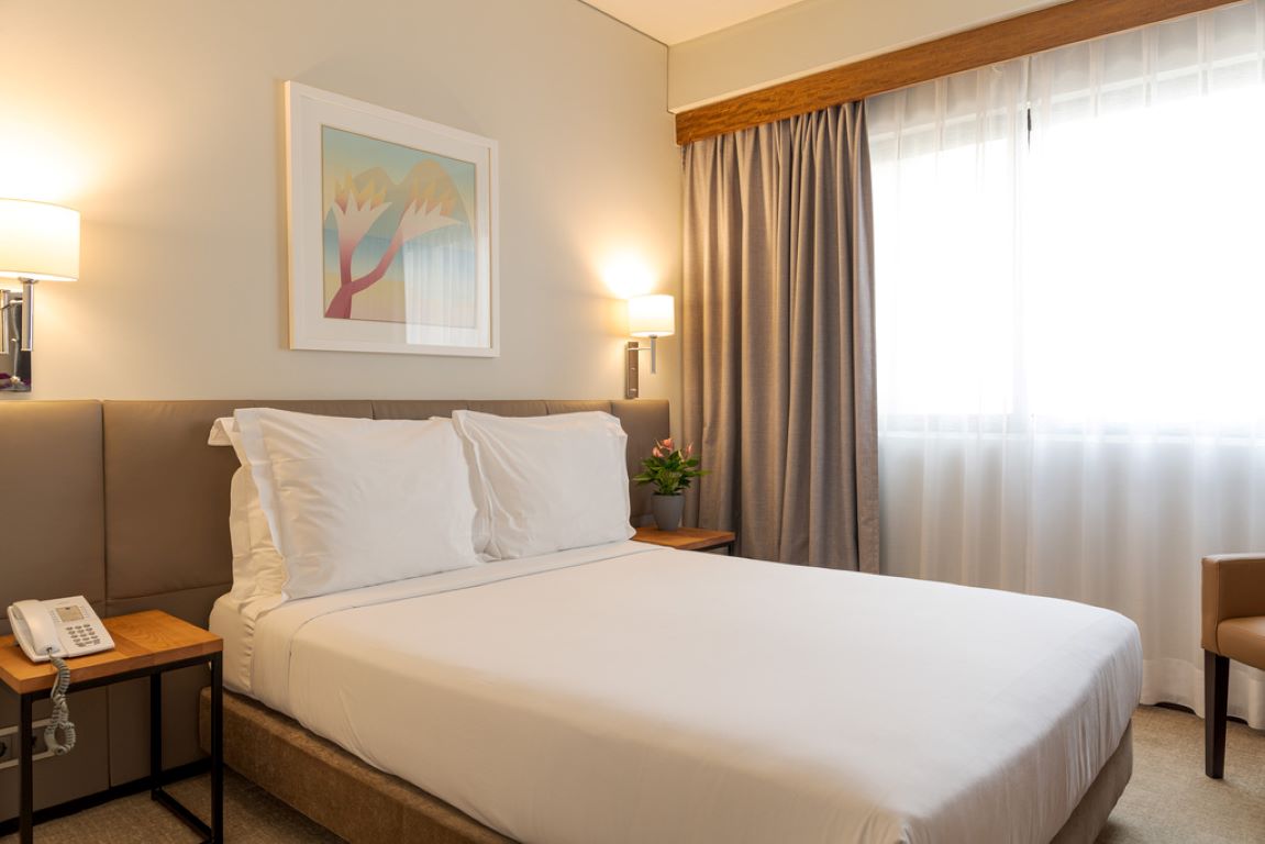 Dom Carlos Park Hotel-Standardna soba.jpg