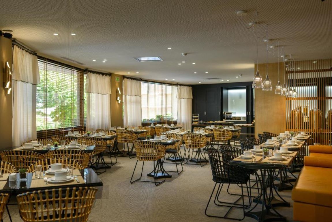 Hotel Dom Carlos Park-Restoran.jpg