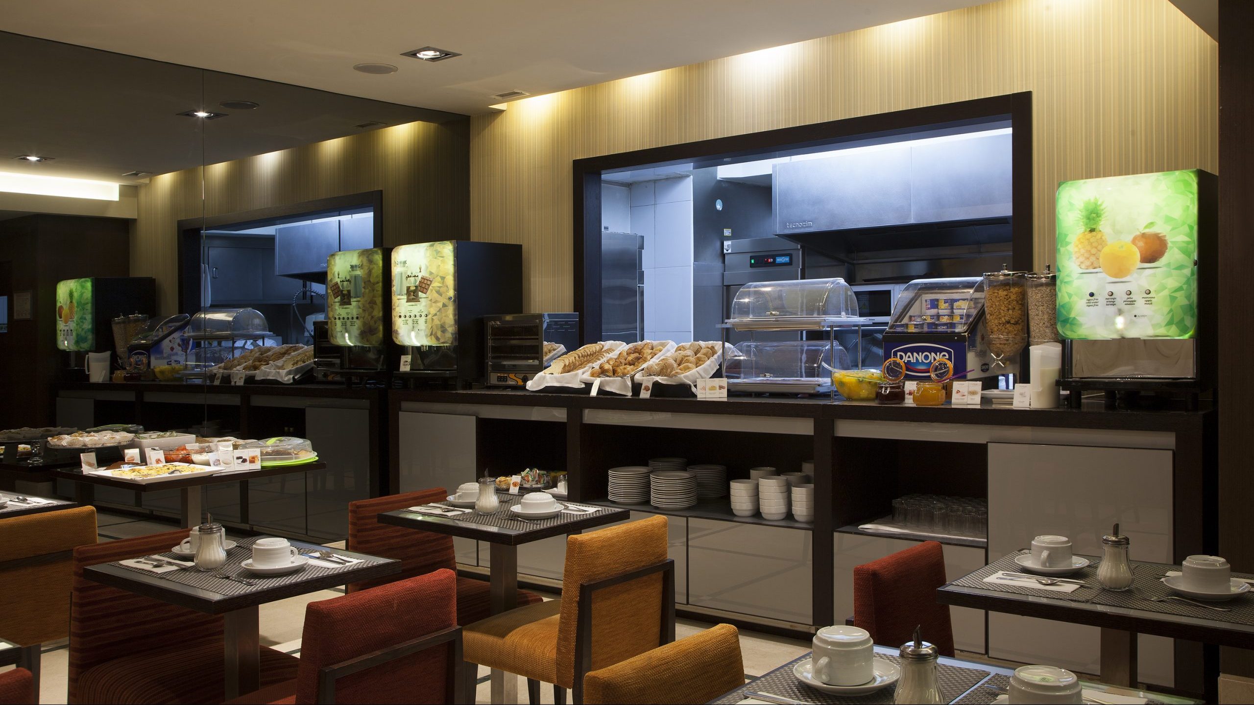 Turim Luxe Hotel-Dorucak.jpg
