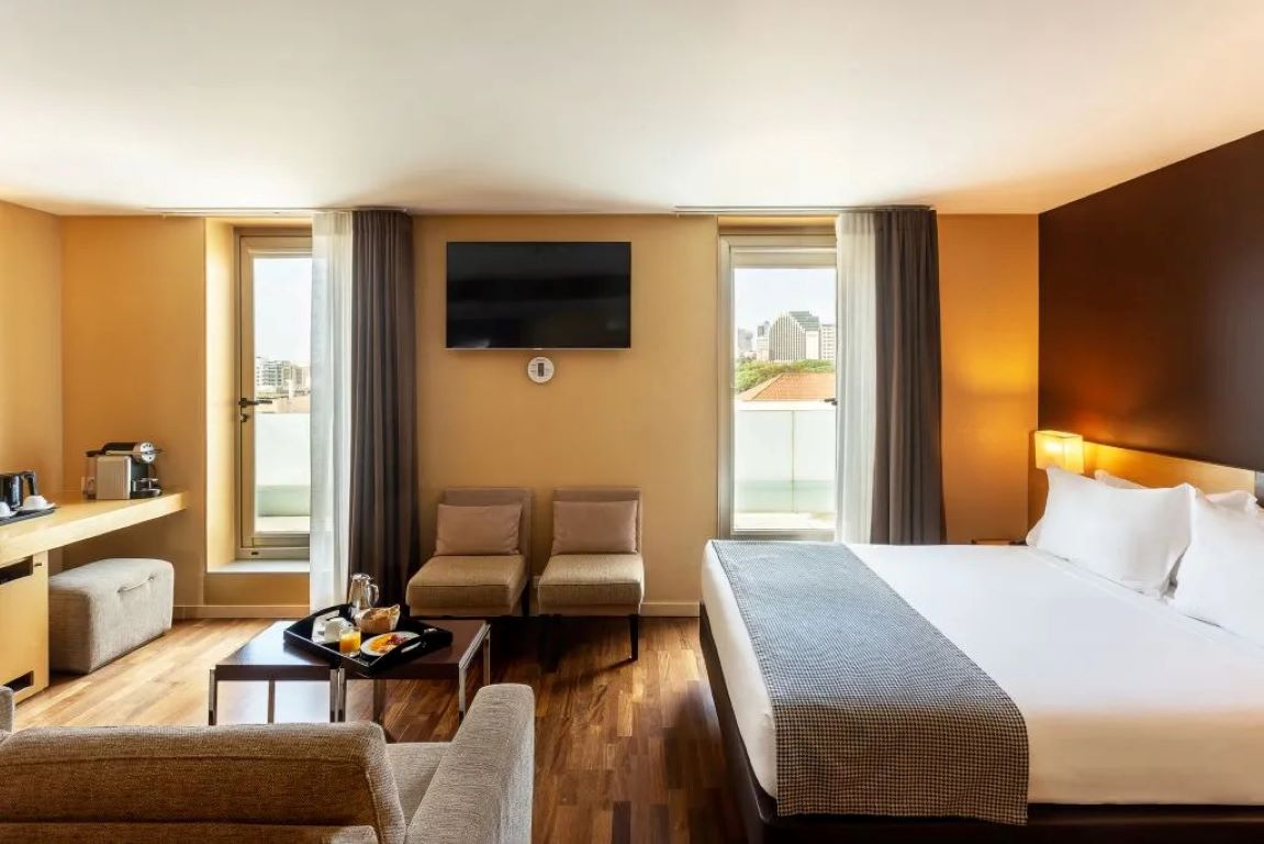 Hotel HF Fenix Urban-Comfort soba.jpg