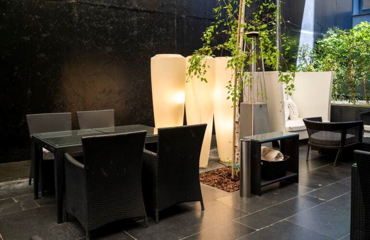 DoubleTree by Hilton Hotel Lisbon Fonatan Park-Lobby.jpg