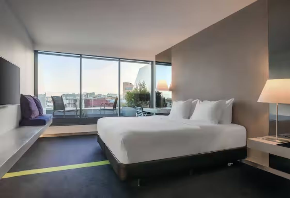 DoubleTree by Hilton Hotel Lisbon Fontana Park-King Premium Room Private Terrace.jpg