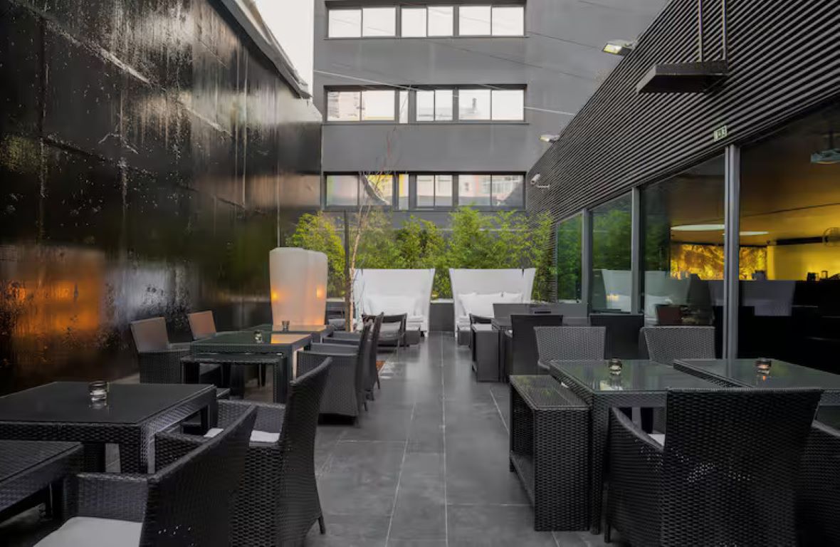 DoubleTree by Hilton Hotel Lisbon Fontana Park-Terasa restorana.jpg