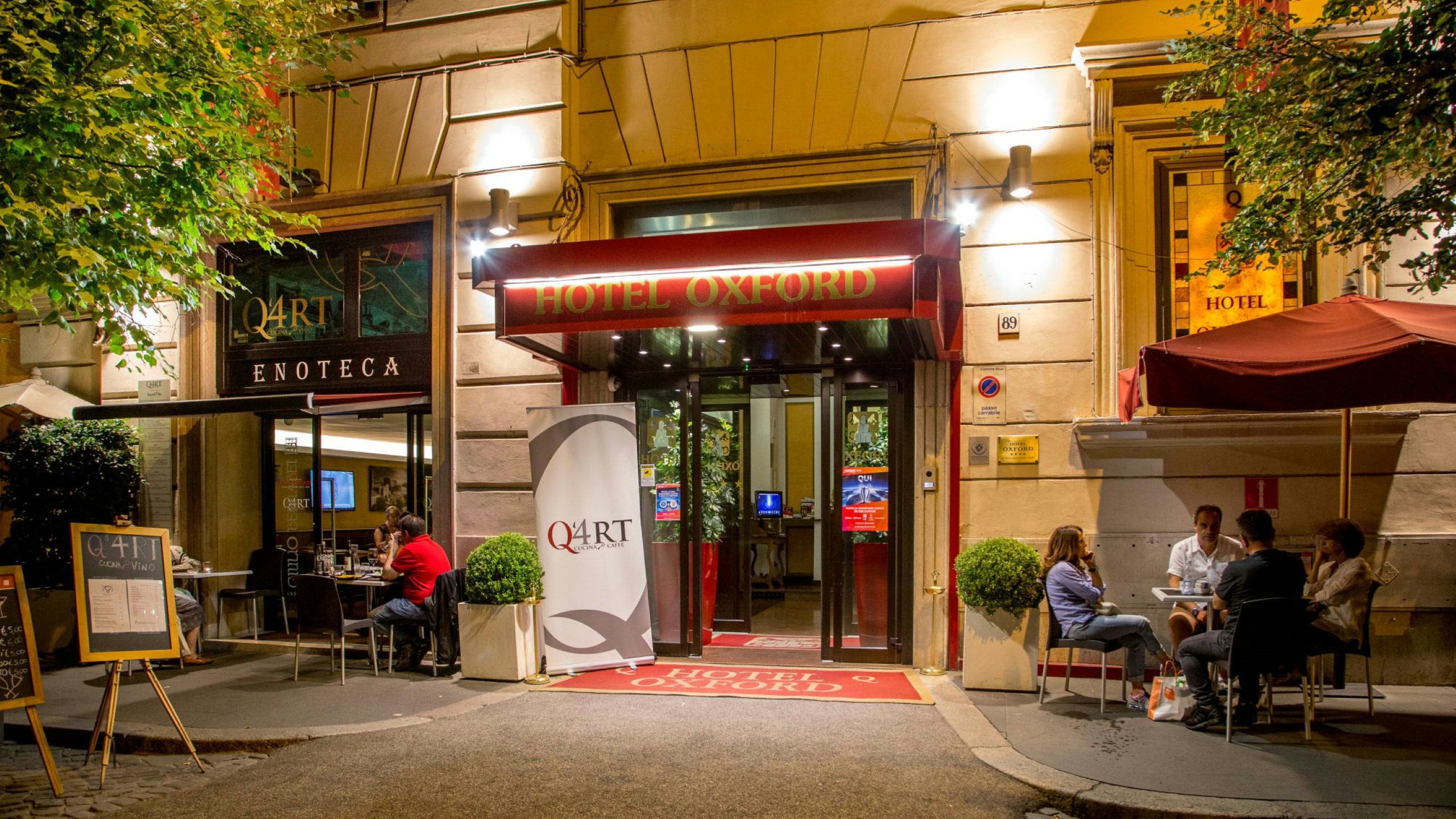 Hotel Oxford-Ulaz u hotel.jpg