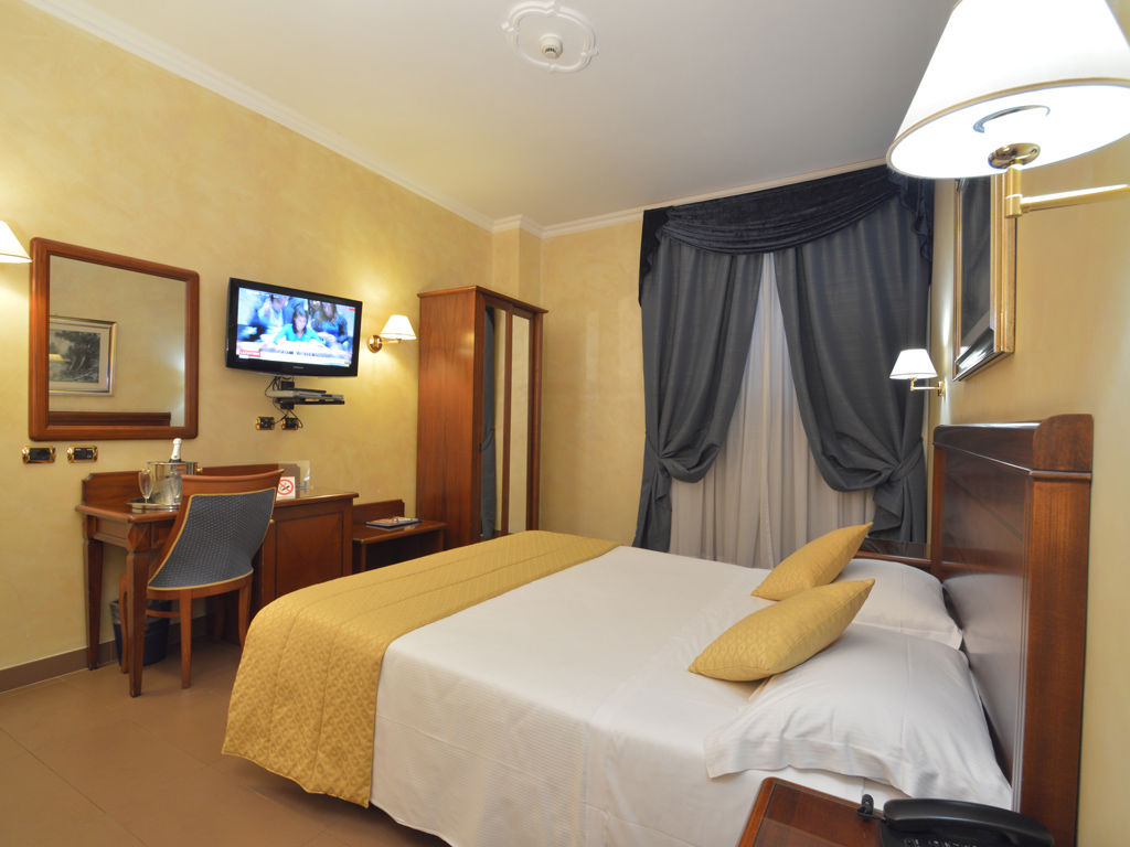 Hotel Montecarlo-Deluxe soba sa djakuzijem.jpg