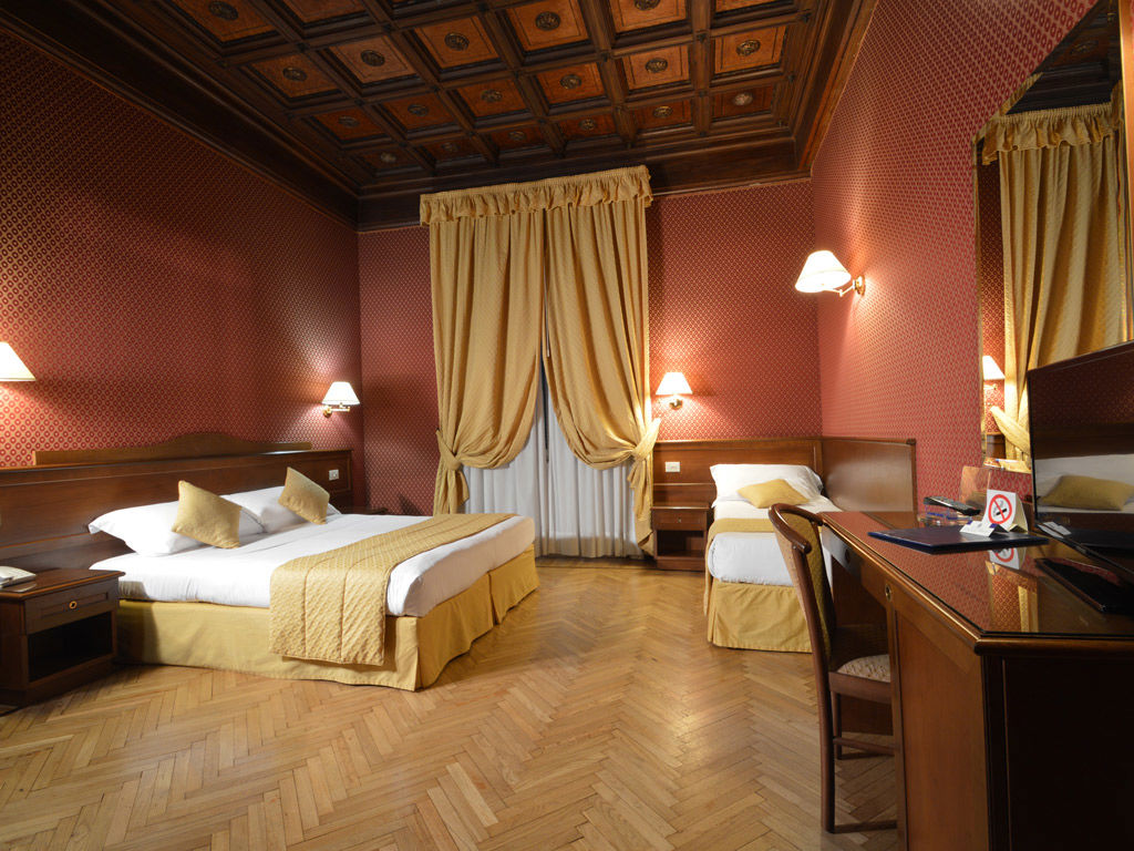 Hotel Montecarlo-Superior cetvorokrevetna soba.jpg