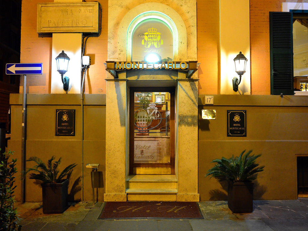 Hotel Montecarlo-Ulaz u hotelu.jpg