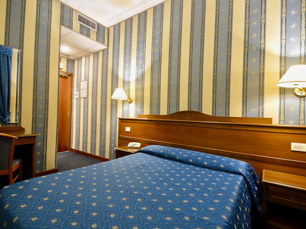 Montecarlo Hotel-Superior jednpkrevetna soba.jpg