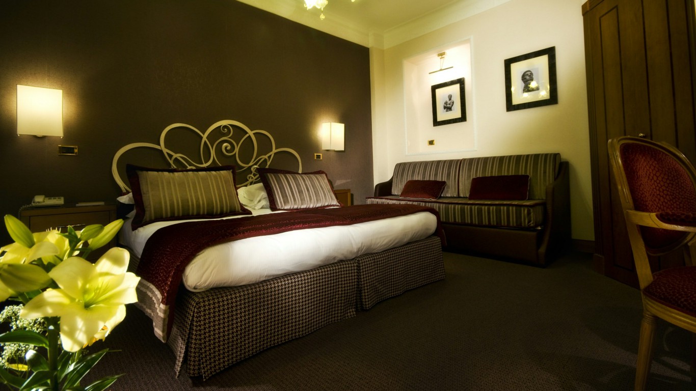 Ariston Hotel-Deluxe cetvorokrevetna soba.jpg