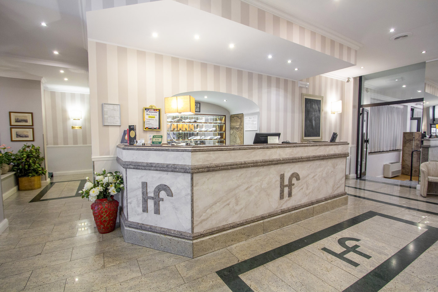 Hotel Flora-Recepcija.jpg