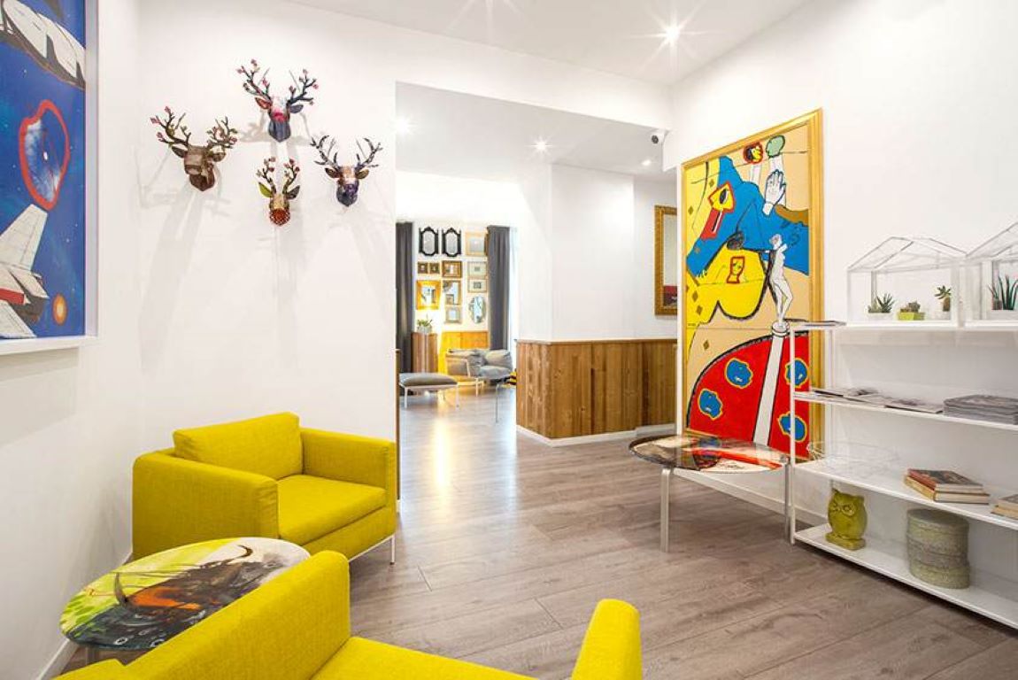 Hotel Bernina-Lobby.jpg