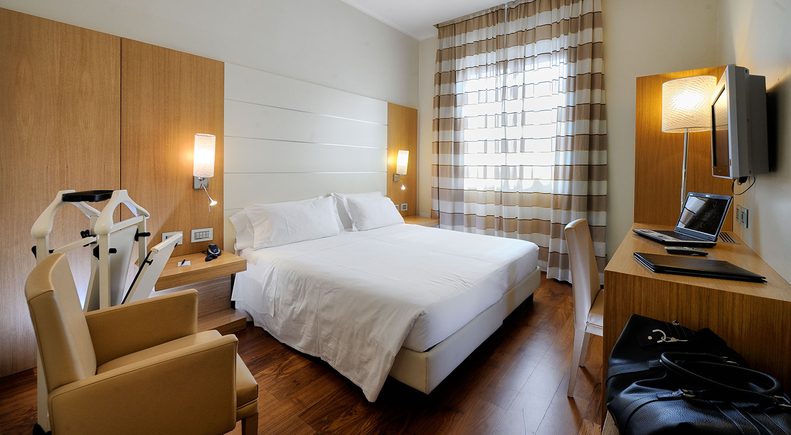 Hotel canada-Standardna soba.jpg