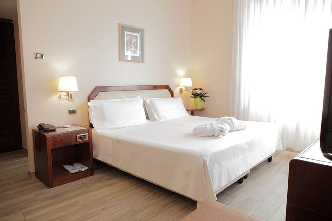 Hotel Bristol-Standardna soba.jpg