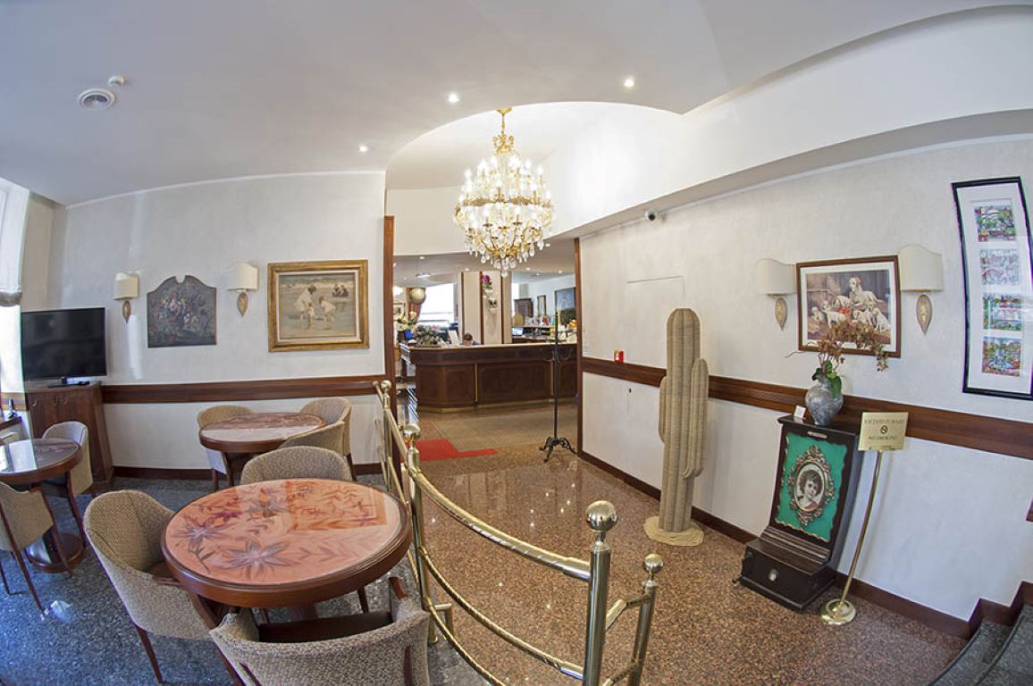 Hotel Bristol-Unutrasnjost hotela.jpg