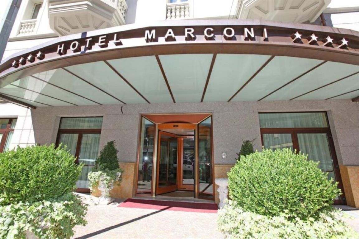 Marconi Hotel-Ulaz u hotel.jpg