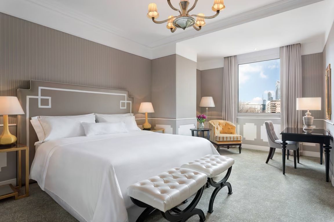 The Westin Palace Hotel-Deluxe soba.jpg