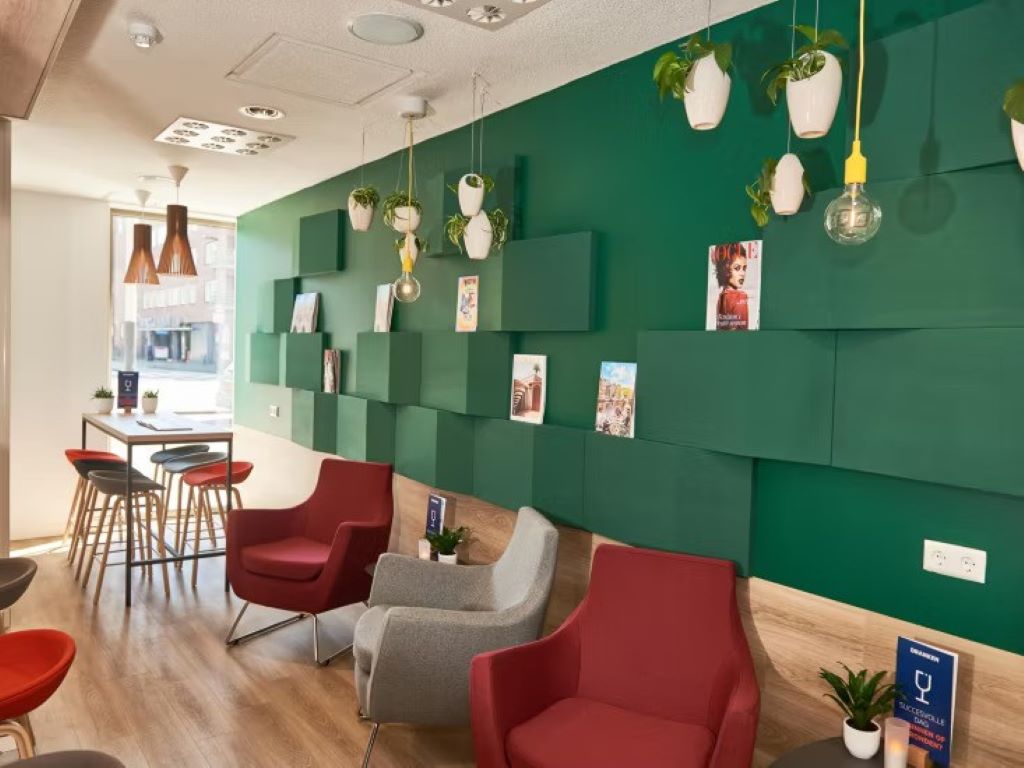Holiday Inn Express Amsterdam City Hall-Restoran.jpg