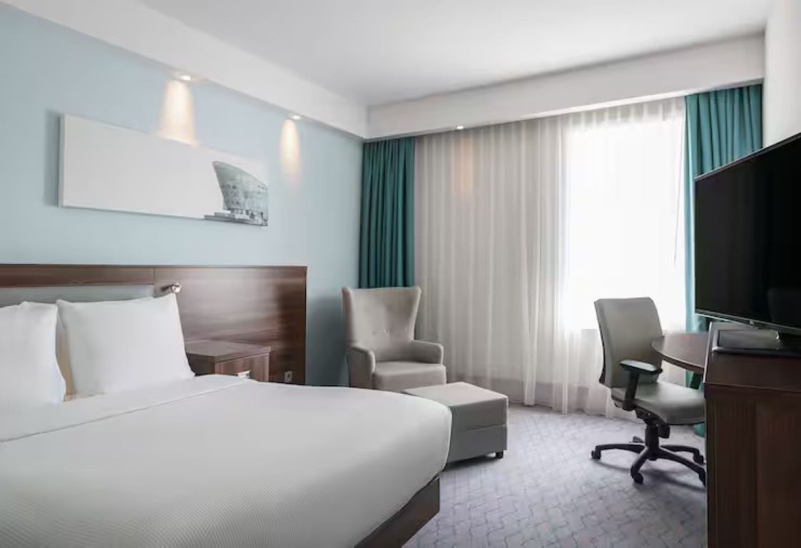 Hampton by Hilton Amsterdam Centre East-Standardna soba.jpg