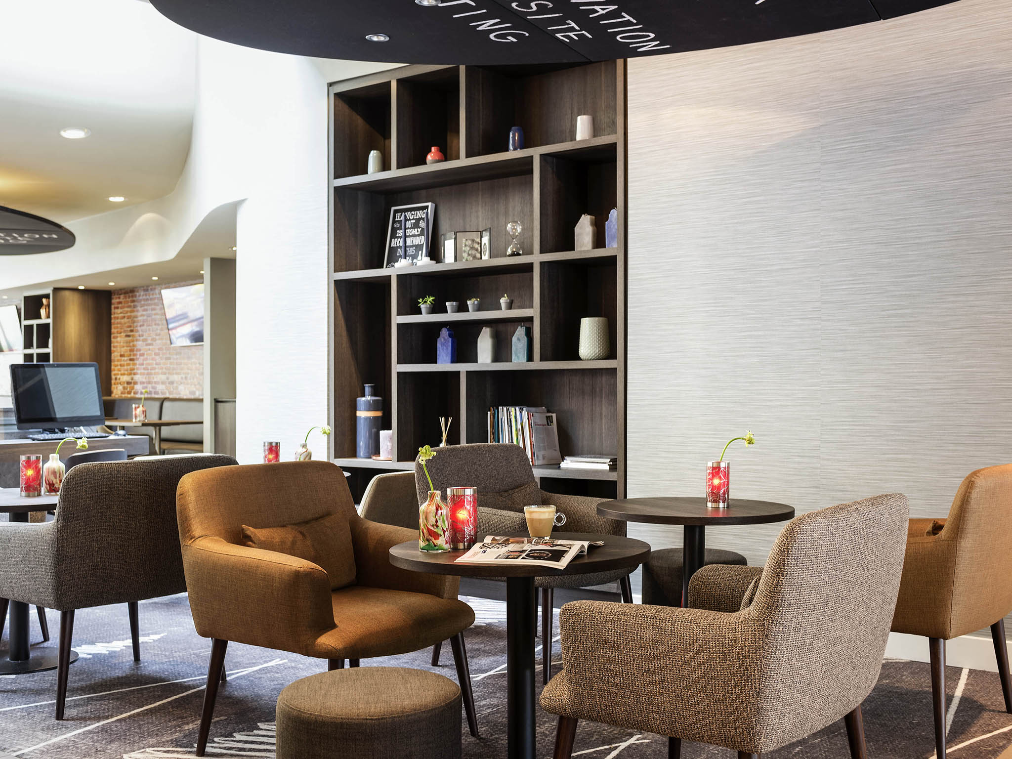 Ibis Amsterdam Centre Stopera-Lobby.jpg