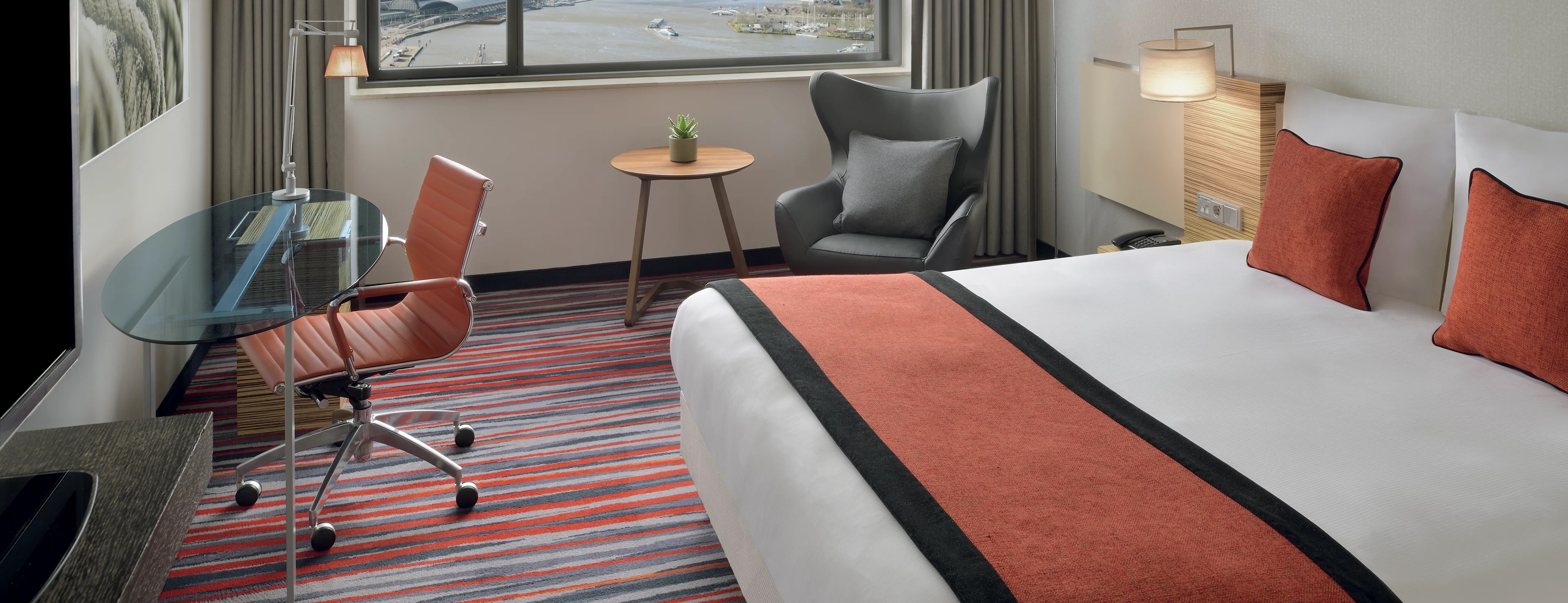 Movenpick Hotel Amsterdam City Centre-Classic View soba.jpg