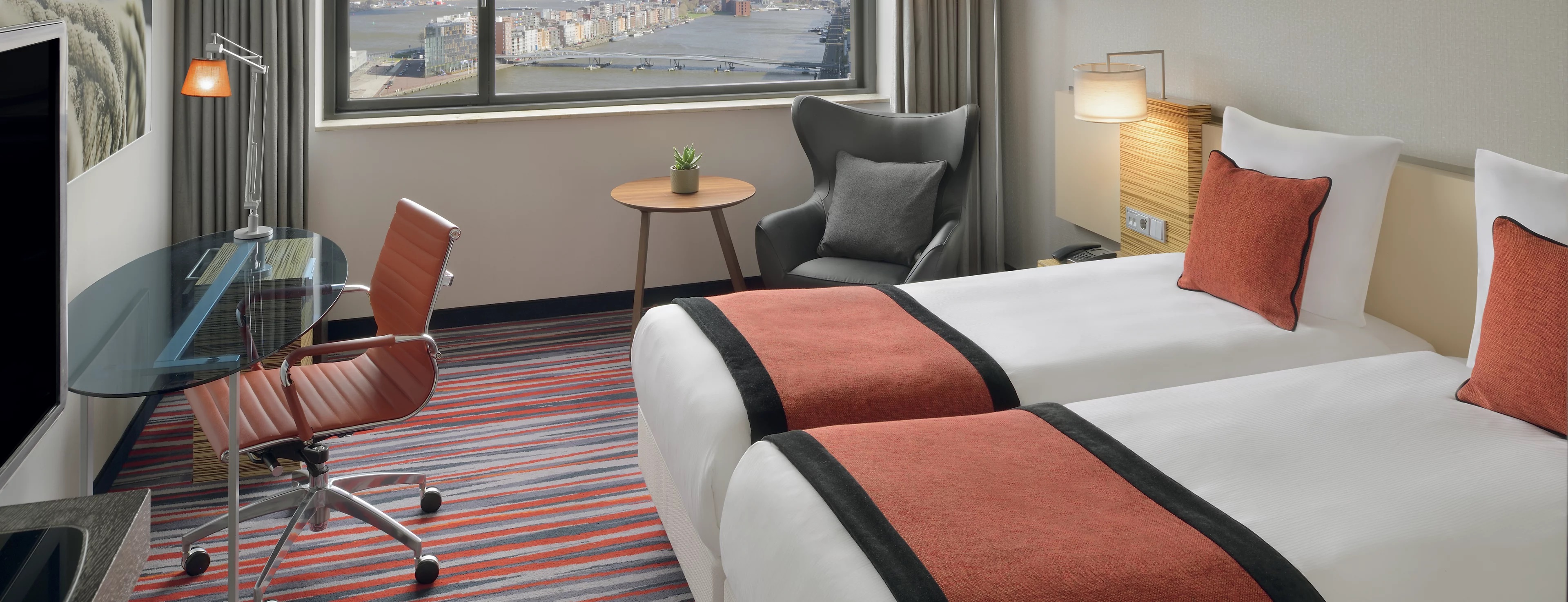 Movenpick Hotel Amsterdam City Centre-Classic soba.jpg
