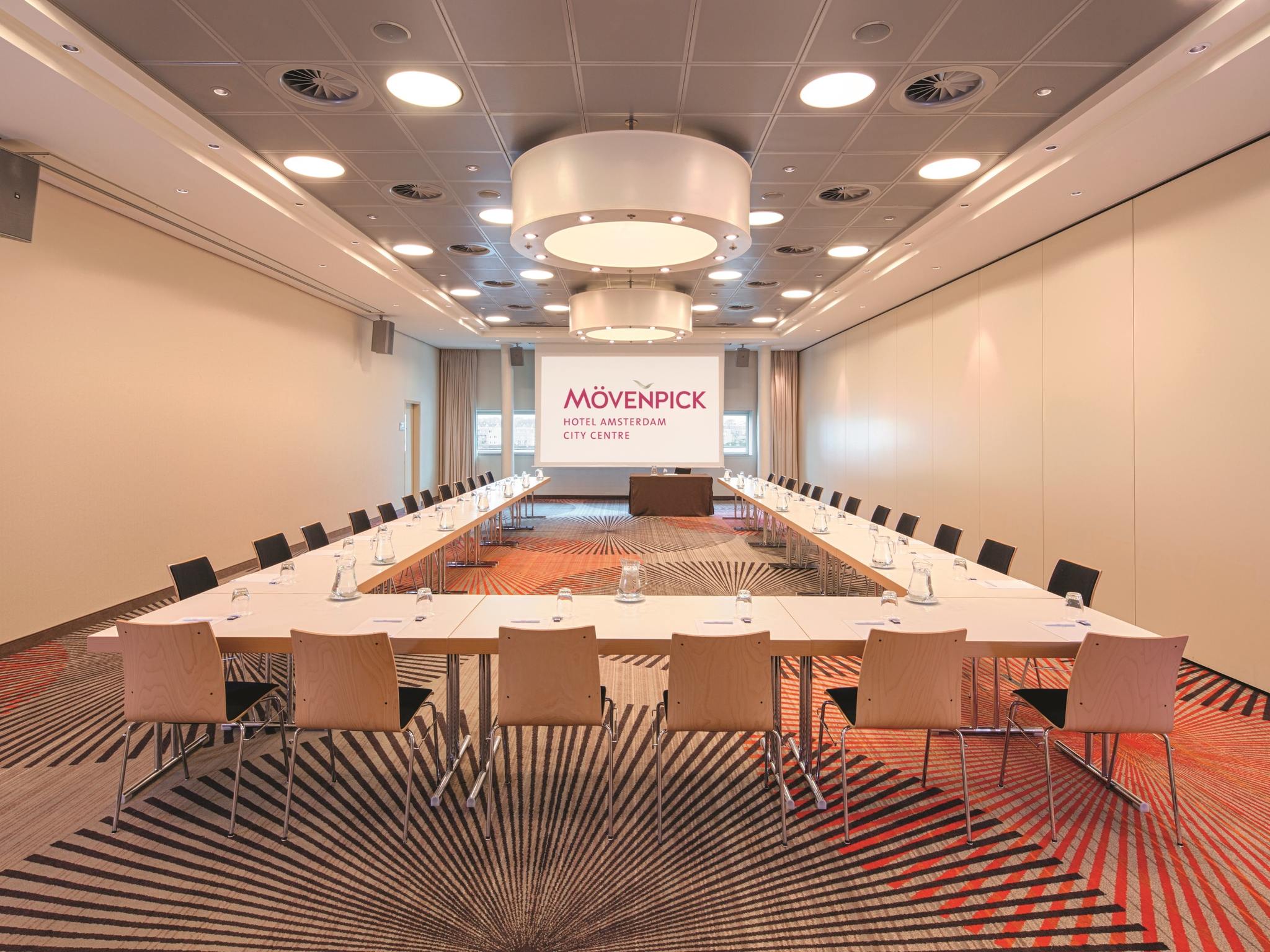 Movenpick Hotel Amsterdam City Centre-Sala za sastanke.jpg