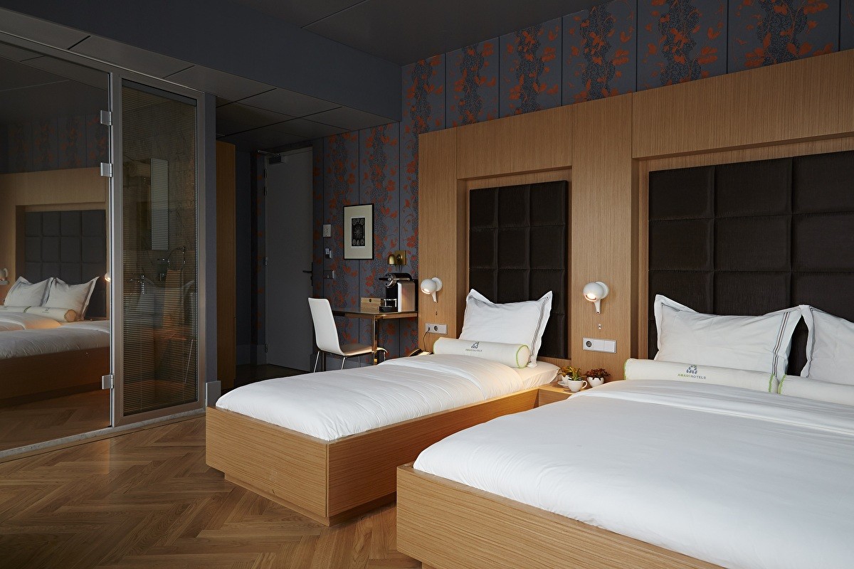 Amadi Park Hotel-Deluxe trokrevetna soba.jpg