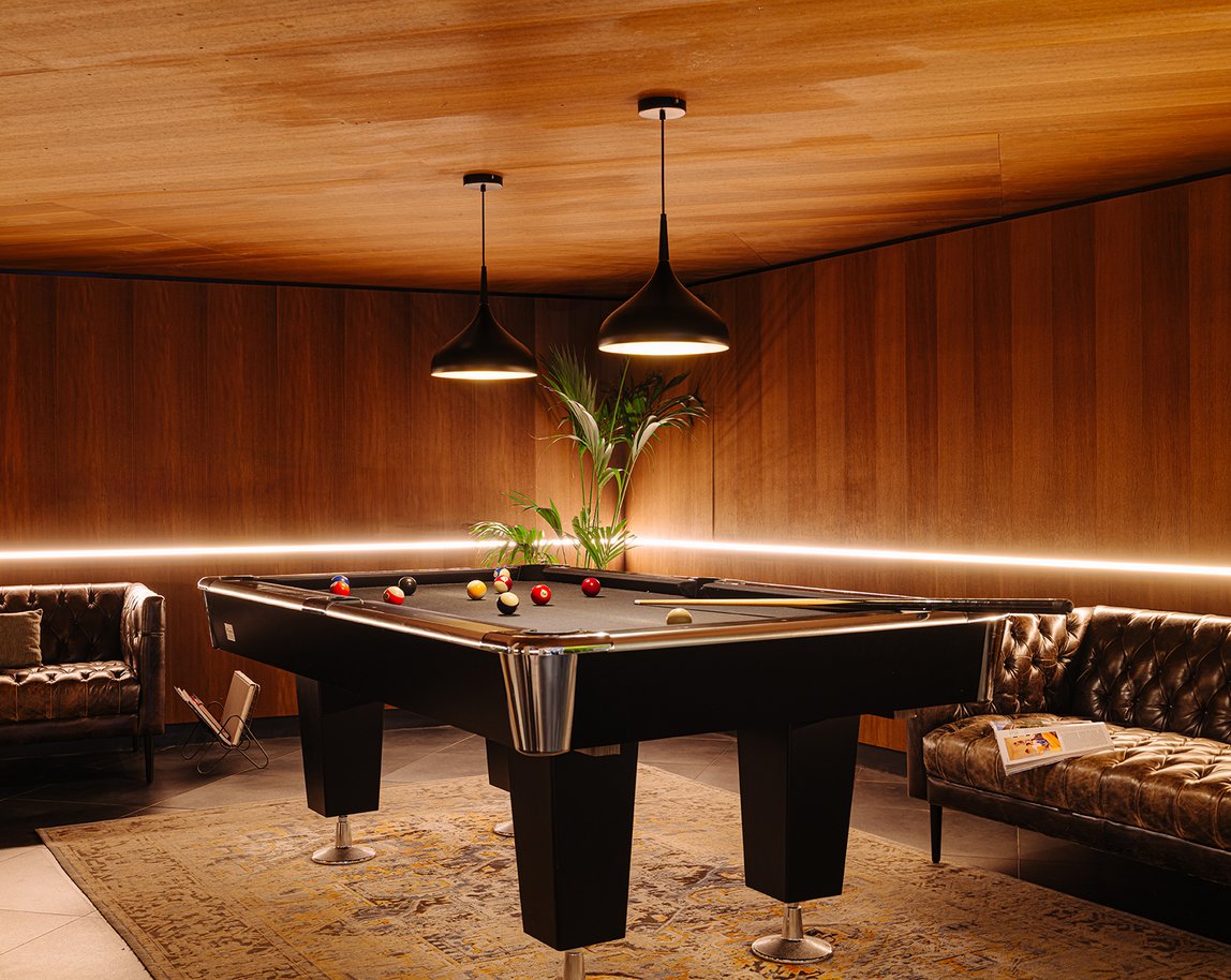 Eden Hotel Amsterdam-Bilijar.jpg