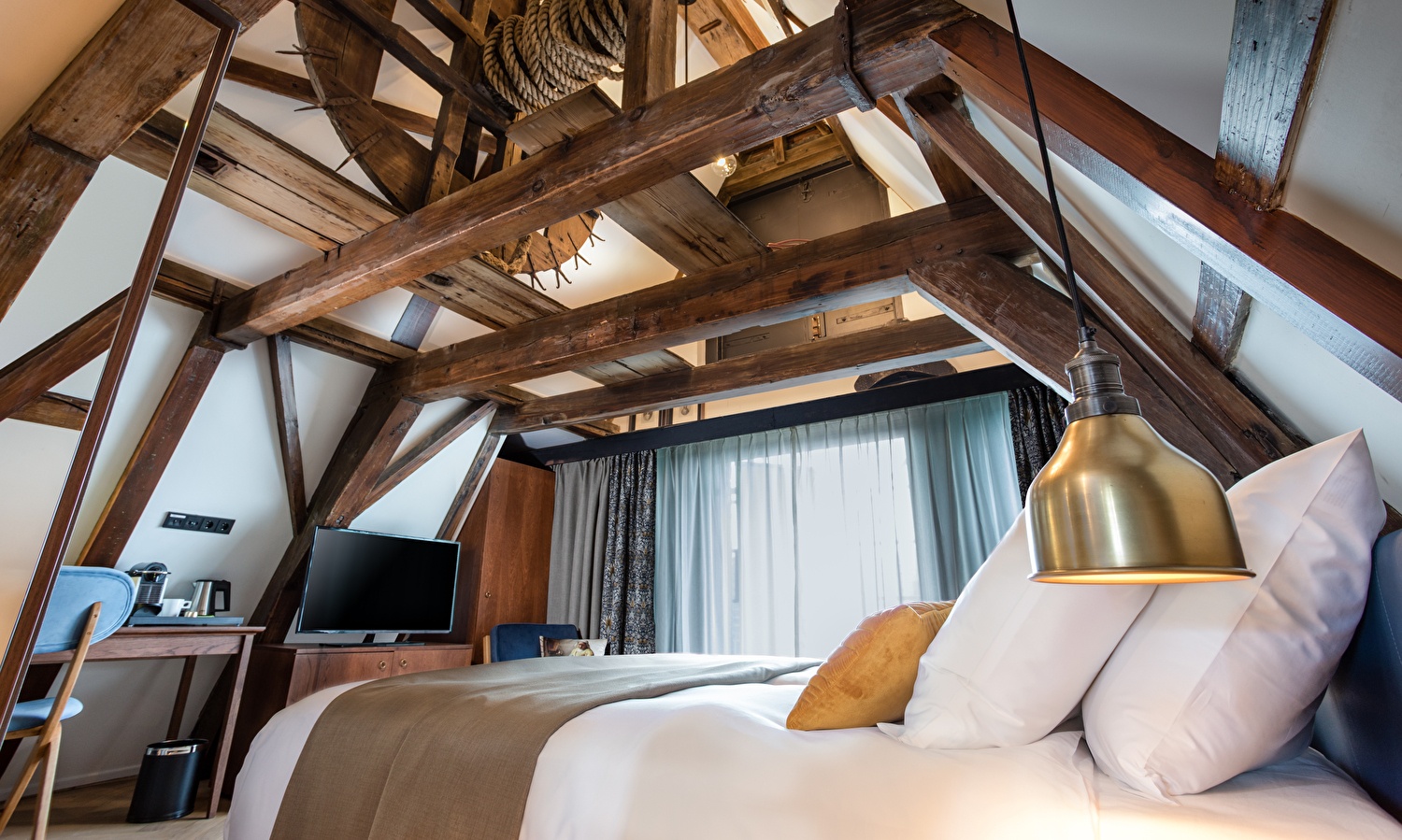 The Hendrick's Hotel-Deluxe soba sa pogledom.jpg